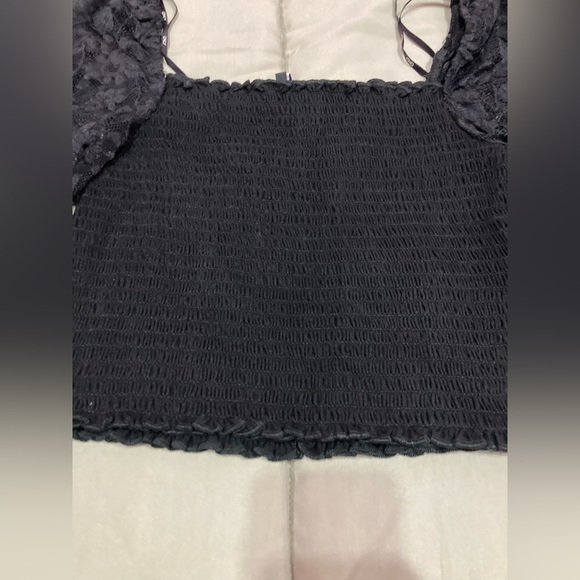 ONLY
Smocked Crop Top with Lace Sleeves - Picture 6 of 7